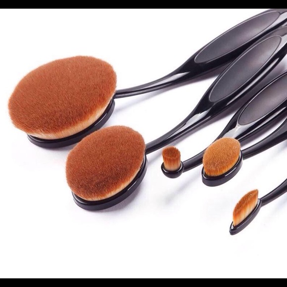 5 pcs Foundation Oval Brushes Set. - Picture 2 of 4