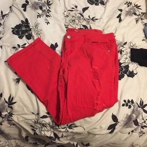 Distressed Capri Jeans