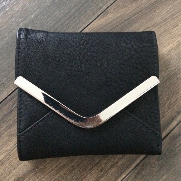 SUPER CLASSY BLACK WALLET - Picture 1 of 4
