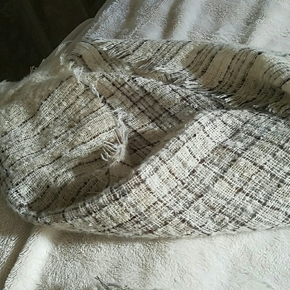 NEW Big Blanket Scarf - Picture 3 of 3