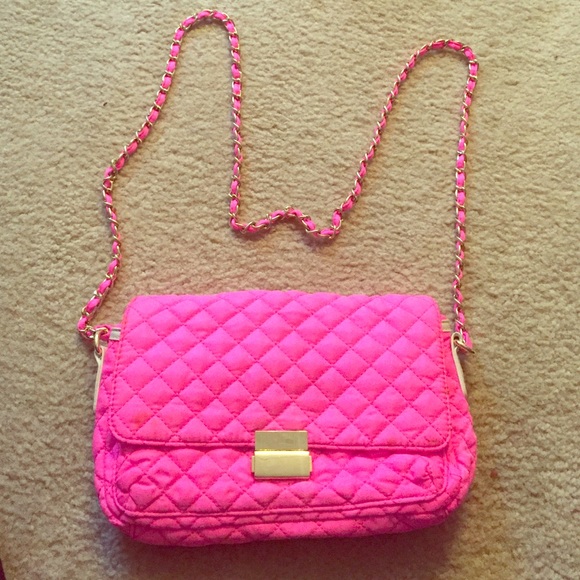 ✨Bright pink Forever 21 Crossover bag✨