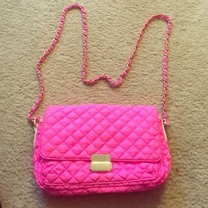 ✨Bright pink Forever 21 Crossover bag✨