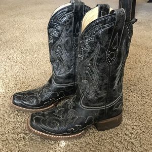 Corral boots size 7m