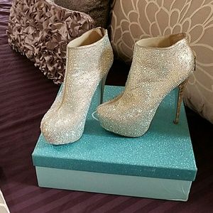 Betsey Johnson Rhinestone Bride Champ Fab Bootie