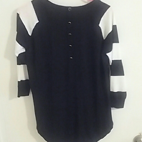 Top - Picture 2 of 3