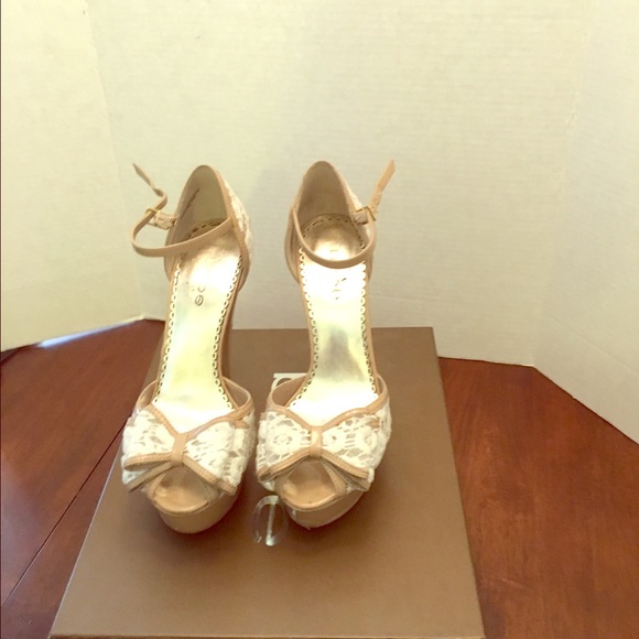 Bebe beige bow heels
