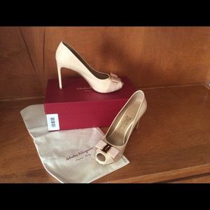 Ferragamo "Plum" size 8