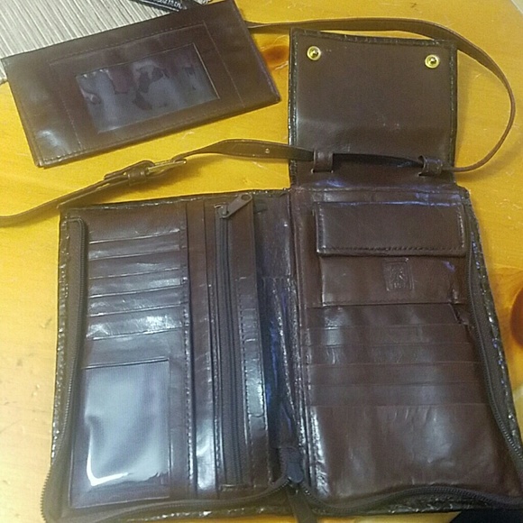 TUSK Crossbody Mini BIG INSIDE NWOT - Picture 2 of 4