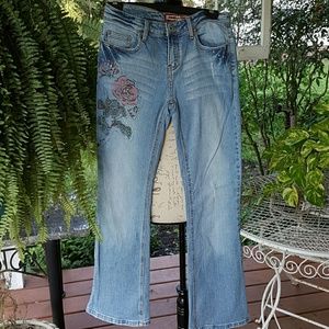 NWOT... AWESOME JEANS!!! GREAT DEAL!!!!!