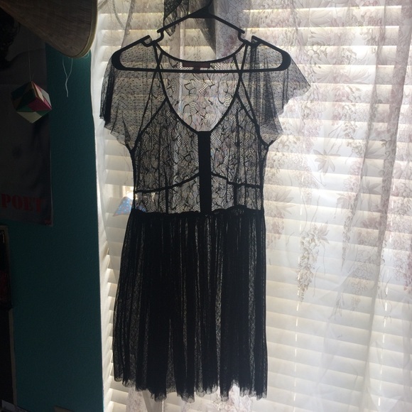 Vintage 90s black lace dress