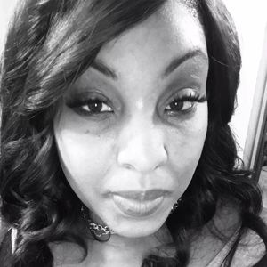 Meet your Posher, Adia