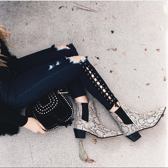 🚫SOLD LF Snakeskin Report Signature Booties