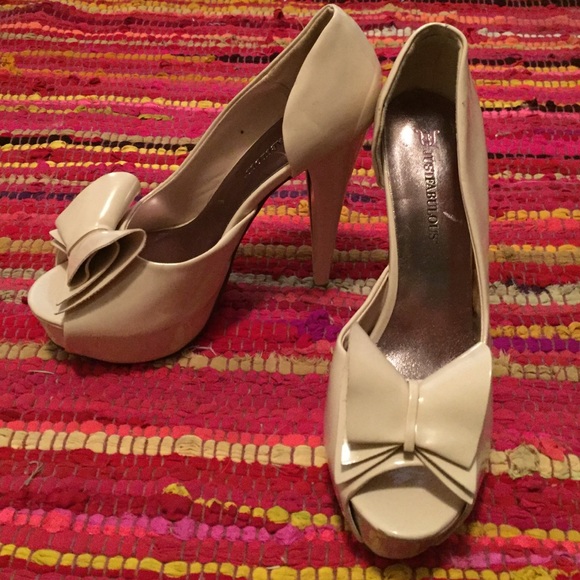 JustFab nude Bow heels - Picture 1 of 4