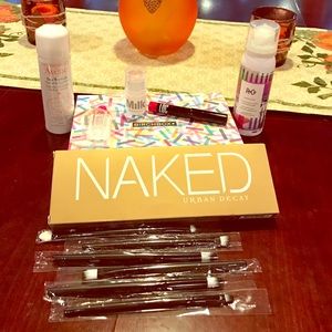 MIXED MAKE UP BUNDLE!!