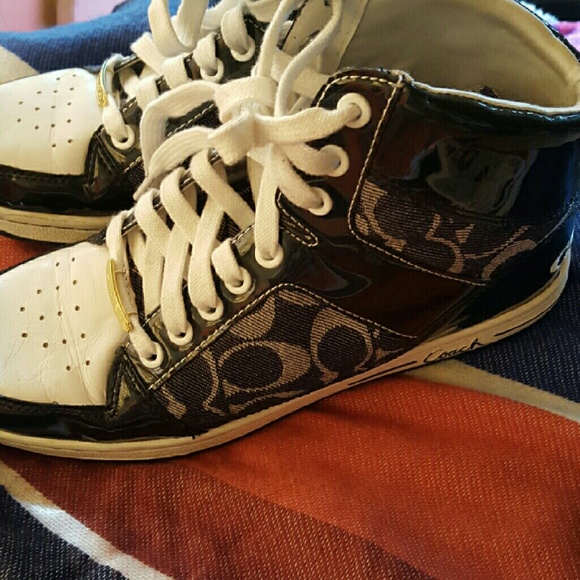 Hightops - Picture 3 of 4