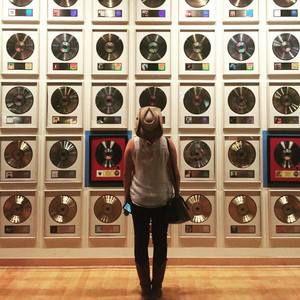 Meet your Posher, Devin