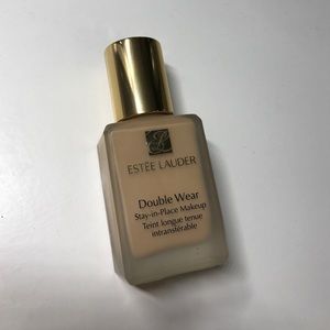 Estée Lauder double wear 1W2
