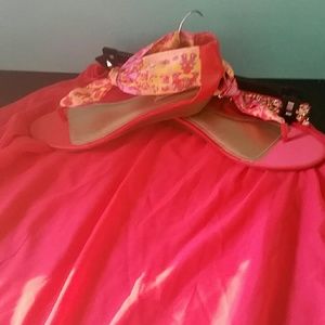 IMAN MAXI SKIRT AND JLO 9.5 SANDALS
