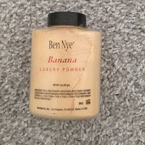 Ben Nye Banana Luxury Powder