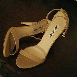 Steve Madden Stecy Nude Heels