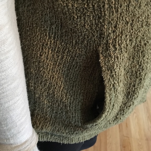 Cute vest - Picture 3 of 4