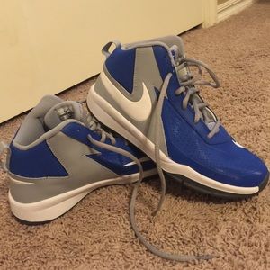 Nike basketball shoes size 6Y