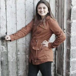 Meet your Posher, Tanaya