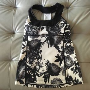 Lululemon tank top size 8