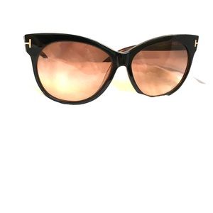 Tom Ford Accessories - Tom Ford Saskia Cat-eye Sunglasses // Black-Brown Tom Ford Accessories - Tom Ford Saskia Cat-eye Sunglasses // Black-Brown
