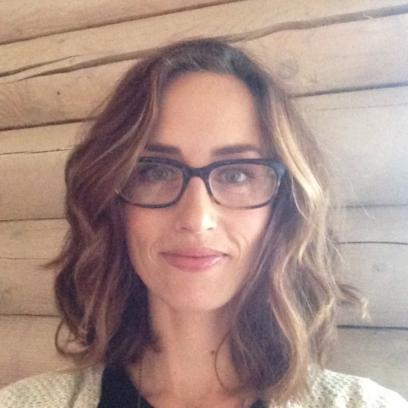 Meet your Posher, Tiffany - Picture 1 of 1