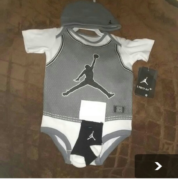 Infant jordan set