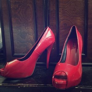 HOT! Red shoes