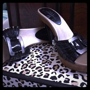 Classy but sexy black shoes