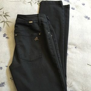 DL 1961 Black Emma ankle length denim Jean!