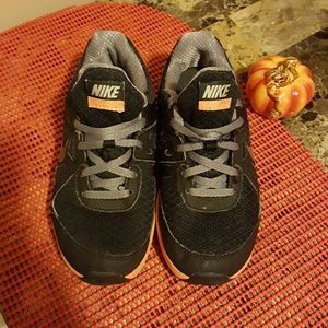 SOLD Kids Nike Size 13 (kids)