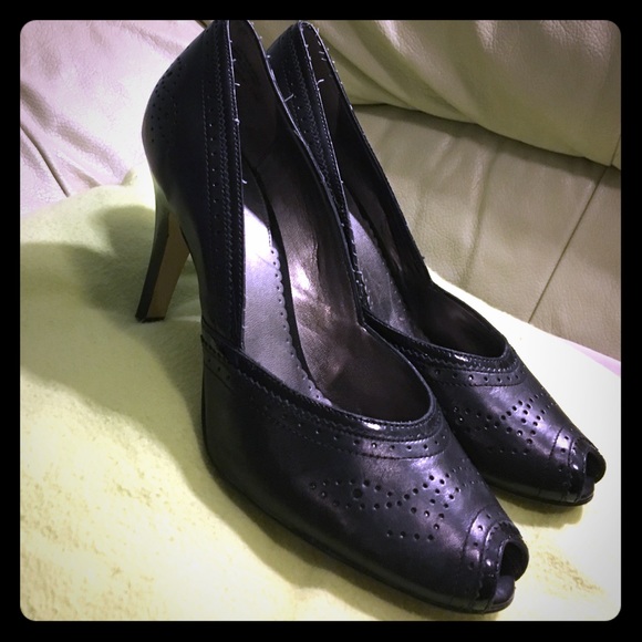 Franco Sarto black peep toe pump size 10