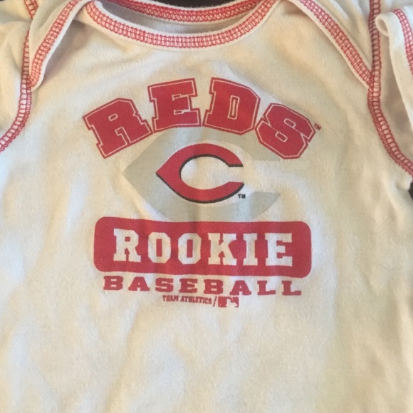 Cincinnati Reds Onsie Bundle - Picture 2 of 4