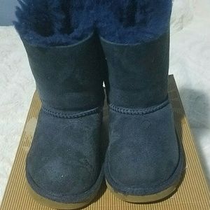 Navy blue uggs