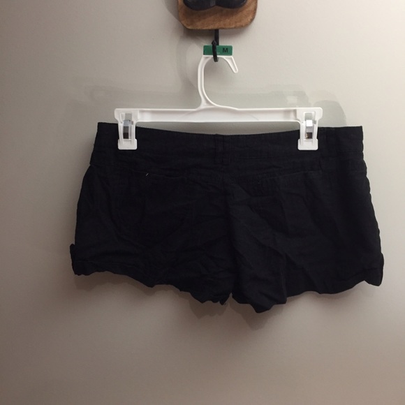 Black shorts - Picture 2 of 2