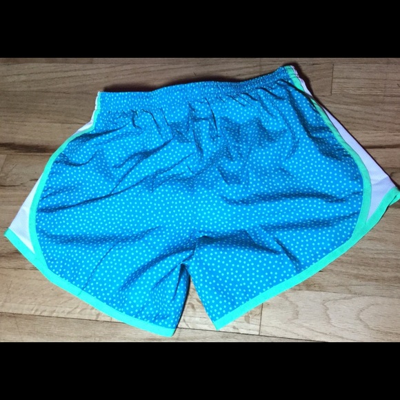 Nike Running Track Shorts Size M NWT Printed Athleisure Running - Picture 3 of 4