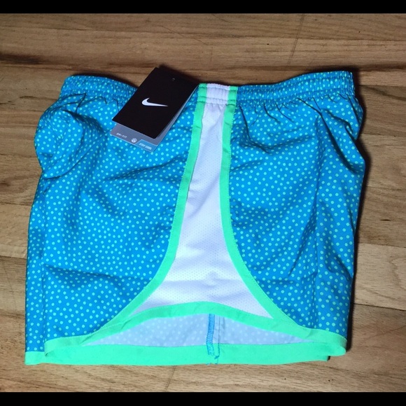 Nike Running Track Shorts Size M NWT Printed Athleisure Running - Picture 4 of 4