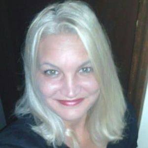 Meet your Posher, Roxanne