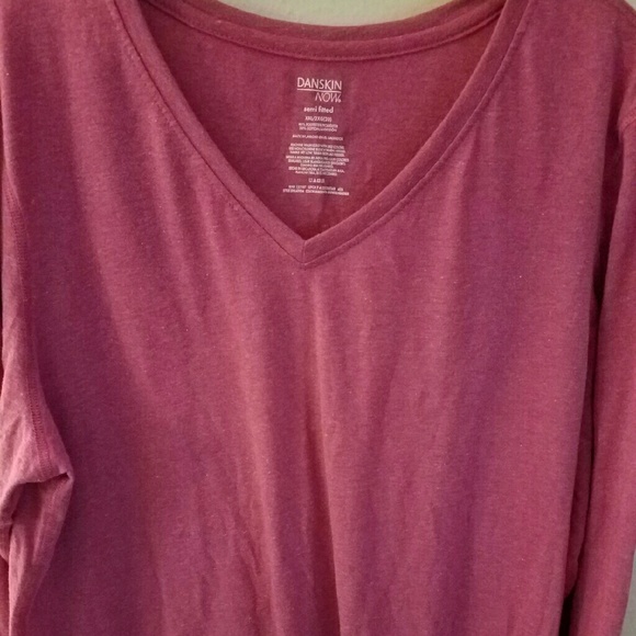 Danskin long sleeve t-shirt