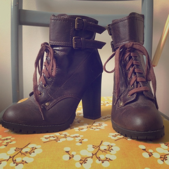 High heeled combat boot