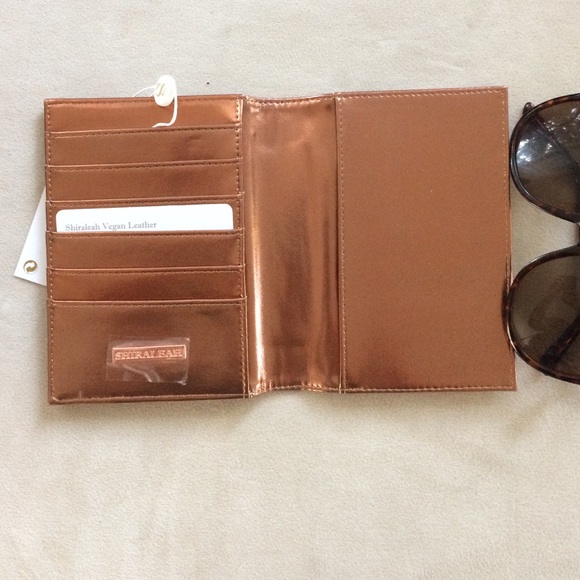 Passport holder - Picture 3 of 4