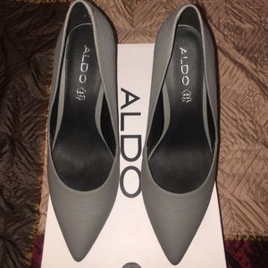 Gorgeous Grey Aldo Pump. Never been worn. 3in heel
