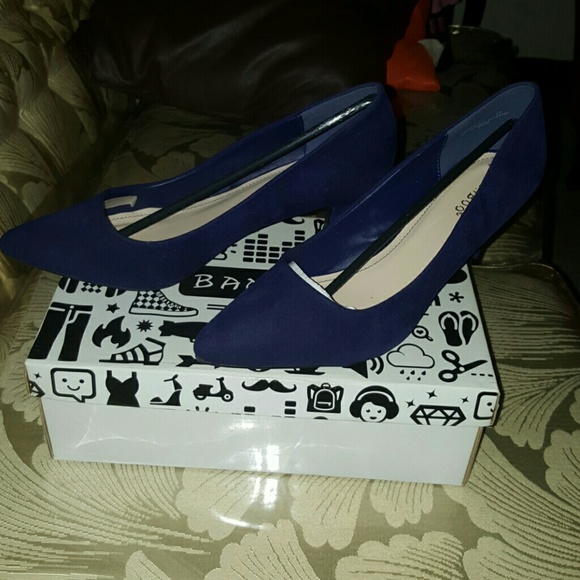 Low heel pointy Toe shoe