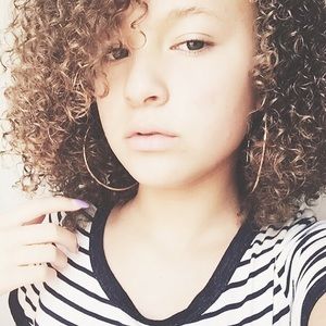 Meet your Posher, Jayviana