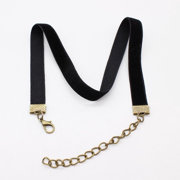 Black velvet choker necklace 1.5cm wide - Picture 3 of 3