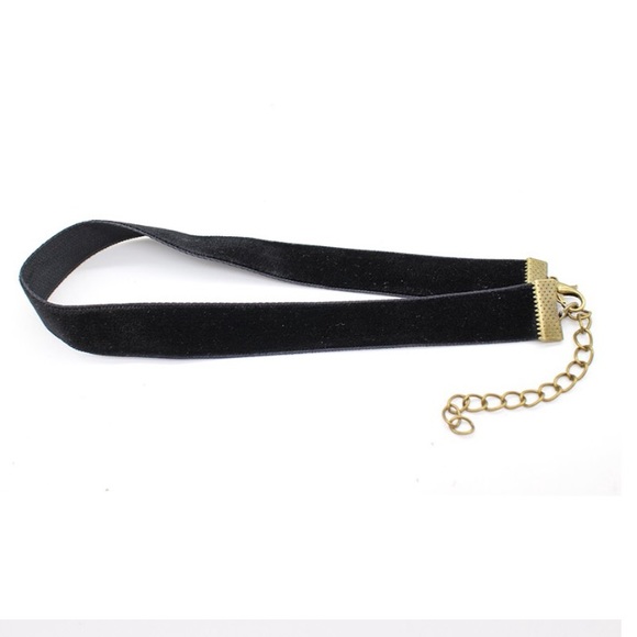 Black velvet choker necklace 1.5cm wide - Picture 2 of 3